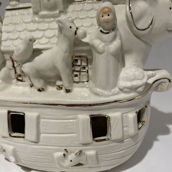 Noah’s Ark with Santa Accent Light Ivory Porcelain Holiday Christmas 8" JCPenney - Picture 6 of 16